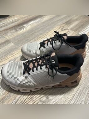 Womens ON Cloudflyer 'Glacier Rosebrown', size 9.5